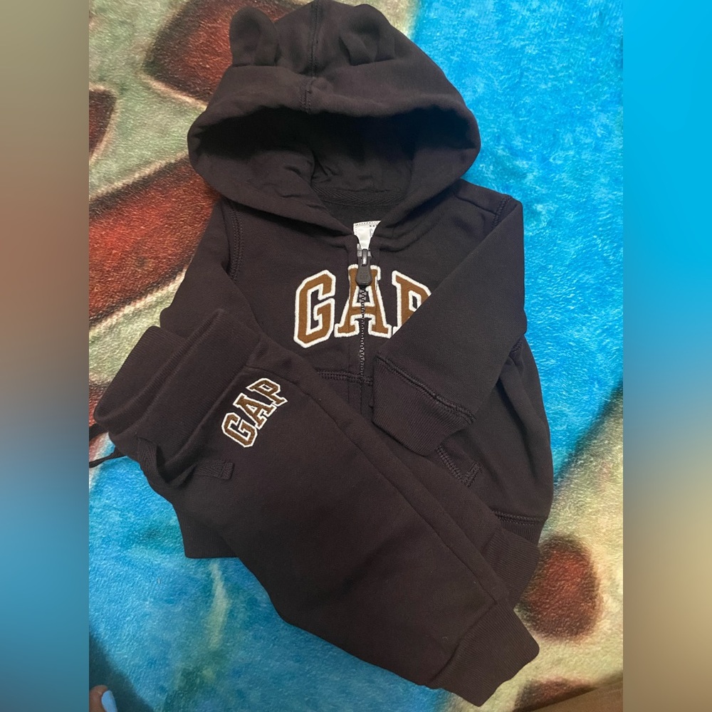 Gap Sweatsuit
